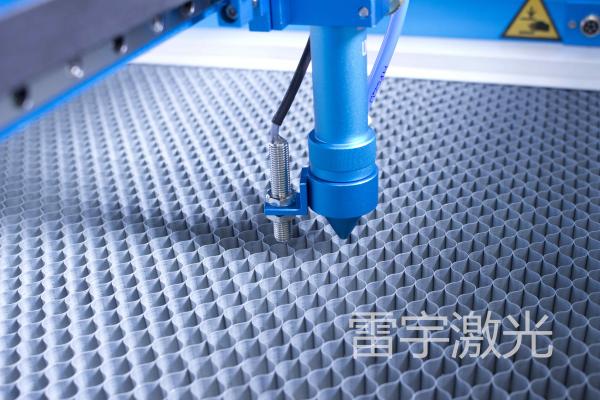 如何使用激光切割機(jī)才算安全？老司機(jī)告訴你答案！
