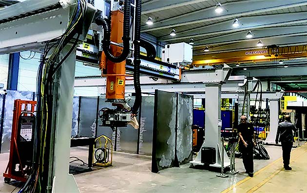 比較技術(shù)：底部為非焊接接頭，上方為 MAG 焊縫，上方為 Trumpf Fusion Line 焊接（結(jié)合了焊絲和激光），在為該過程重新設(shè)計接頭后， 頂部為自體激光焊接。