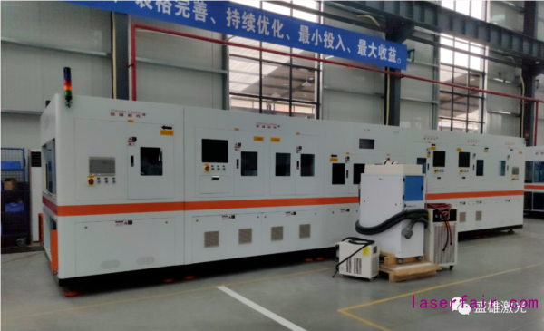 OLED偏光片那么貴，看盛雄激光如何為顯示行業(yè)?！皟r(jià)”護(hù)航！