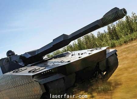 軍車(chē)上裝載的熱照相機(jī)可抓拍遠(yuǎn)景，并改變軍車(chē)的熱信號(hào)，使之在紅外掃描中不被探測(cè)到。它甚至能模仿其他軍車(chē)的熱信號(hào)來(lái)掩飾真實(shí)的目的。