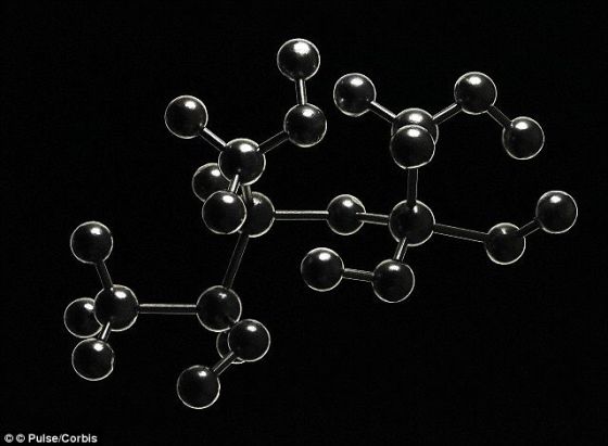 過去，磁光捕獲就是原子物理學家非常推崇的一項技術，但只在單個原子尺度。這項實驗取得的巨大成就是創(chuàng)造了有記錄以來分子——兩個或者更多原子群——溫度的最低紀錄。這項技術利用激光冷卻粒子同時將它們固定在適當位置。這一研究成果能夠應用于從量子化學到粒子物理學最基本理論測試等一系列領域。